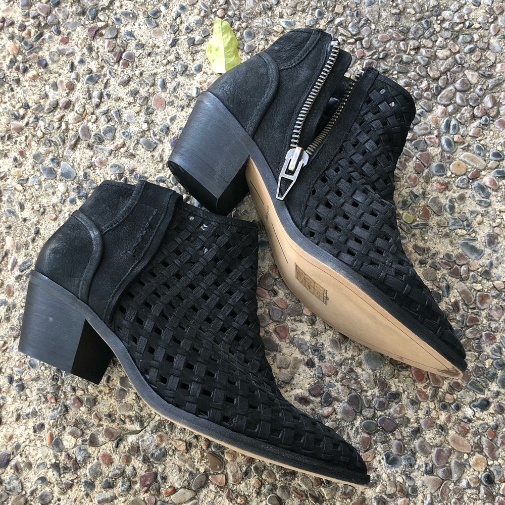 Black boots for fall